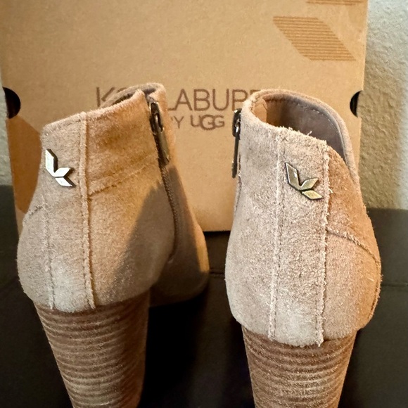 Koolaburra by Ugg Suede Ankle Boots women’s USA size 5 - Picture 4 of 8